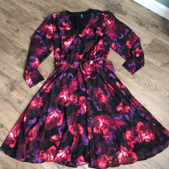 Jason Wu |  Floral flowy faux wrap dress. 
Size XS. - Picture 1 of 6
